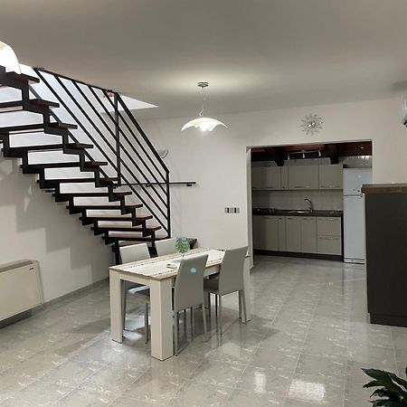 Вилла Casa Andros Pertosa Экстерьер фото