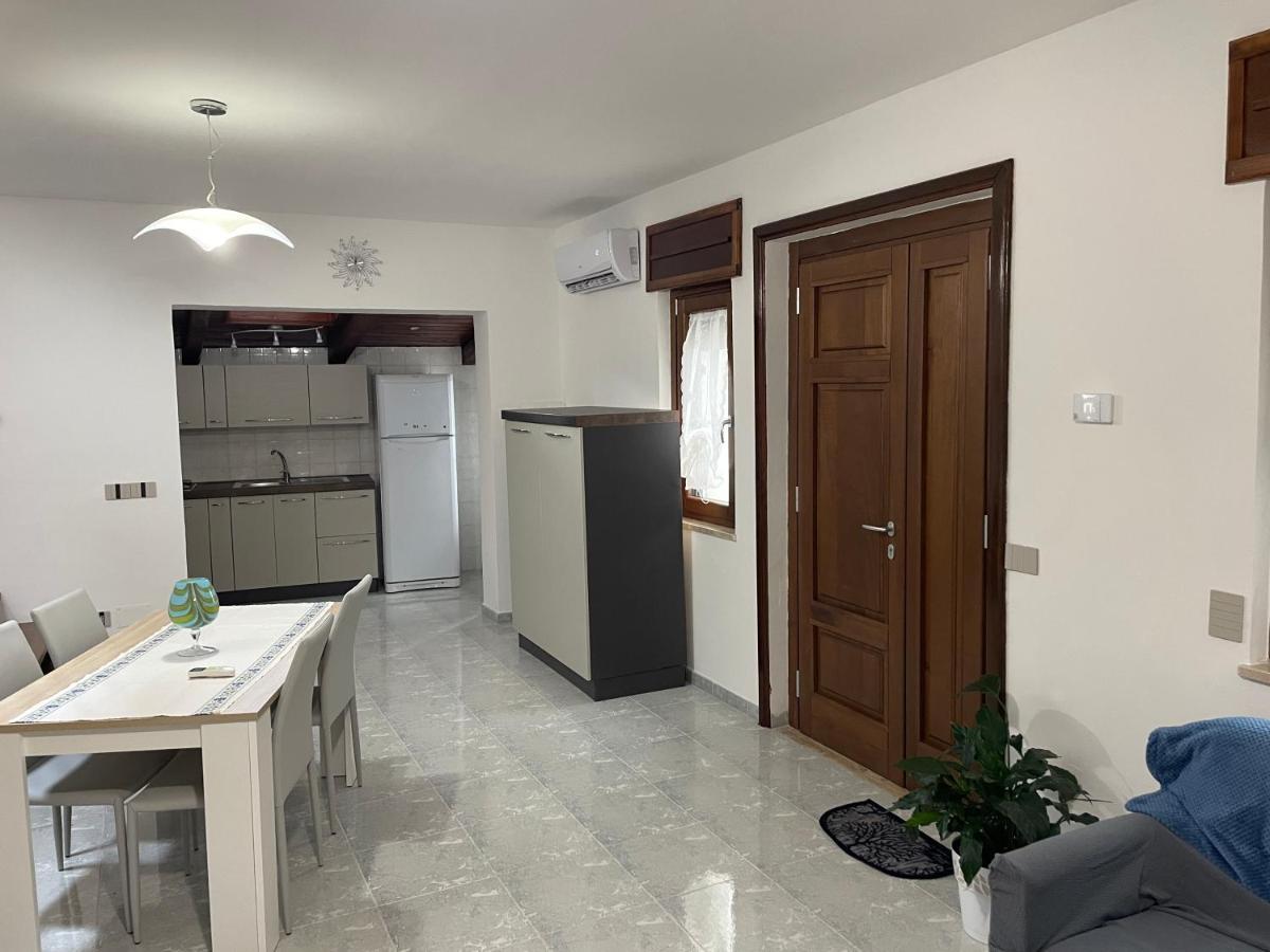 Вилла Casa Andros Pertosa Экстерьер фото