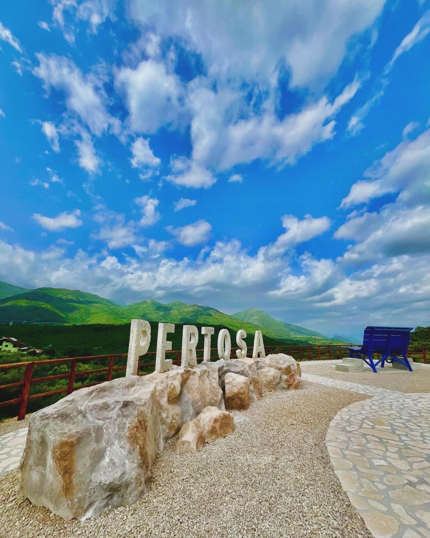 Вилла Casa Andros Pertosa Экстерьер фото